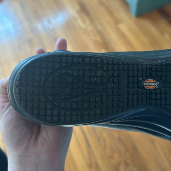 Dickies Leather Comfy Clogs - Picture 5 of 5